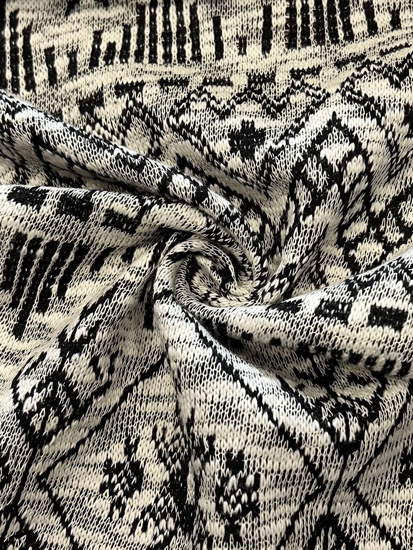 17085 BLACK/NATURAL BLACK FRENCH TERRY JACQUARD/NOVELTY KNITS PRINTS SLUB/NEPS