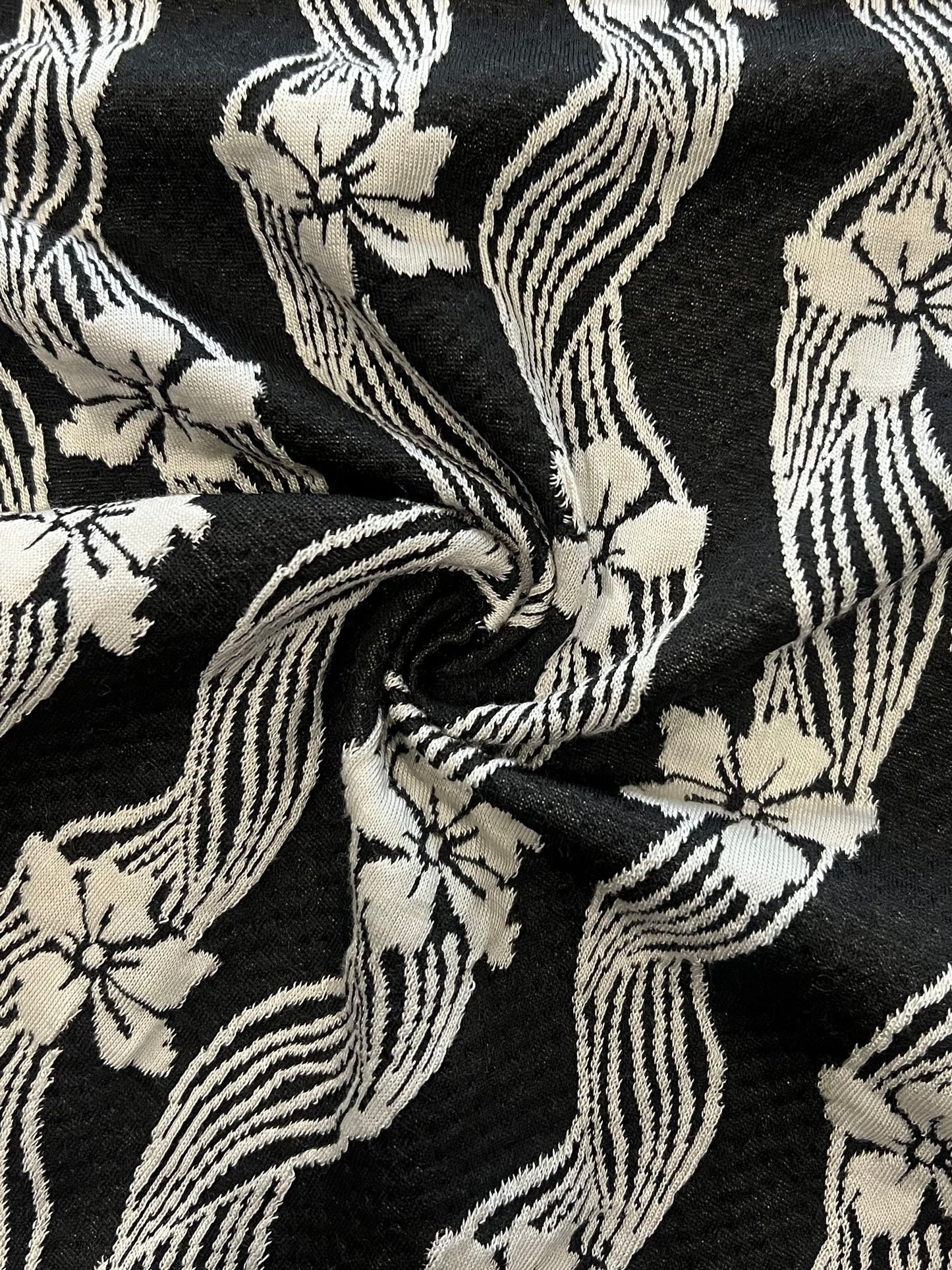 17040 BLACK/IVORY BLACK DOUBLE KNITS JACQUARD/NOVELTY PRINTS