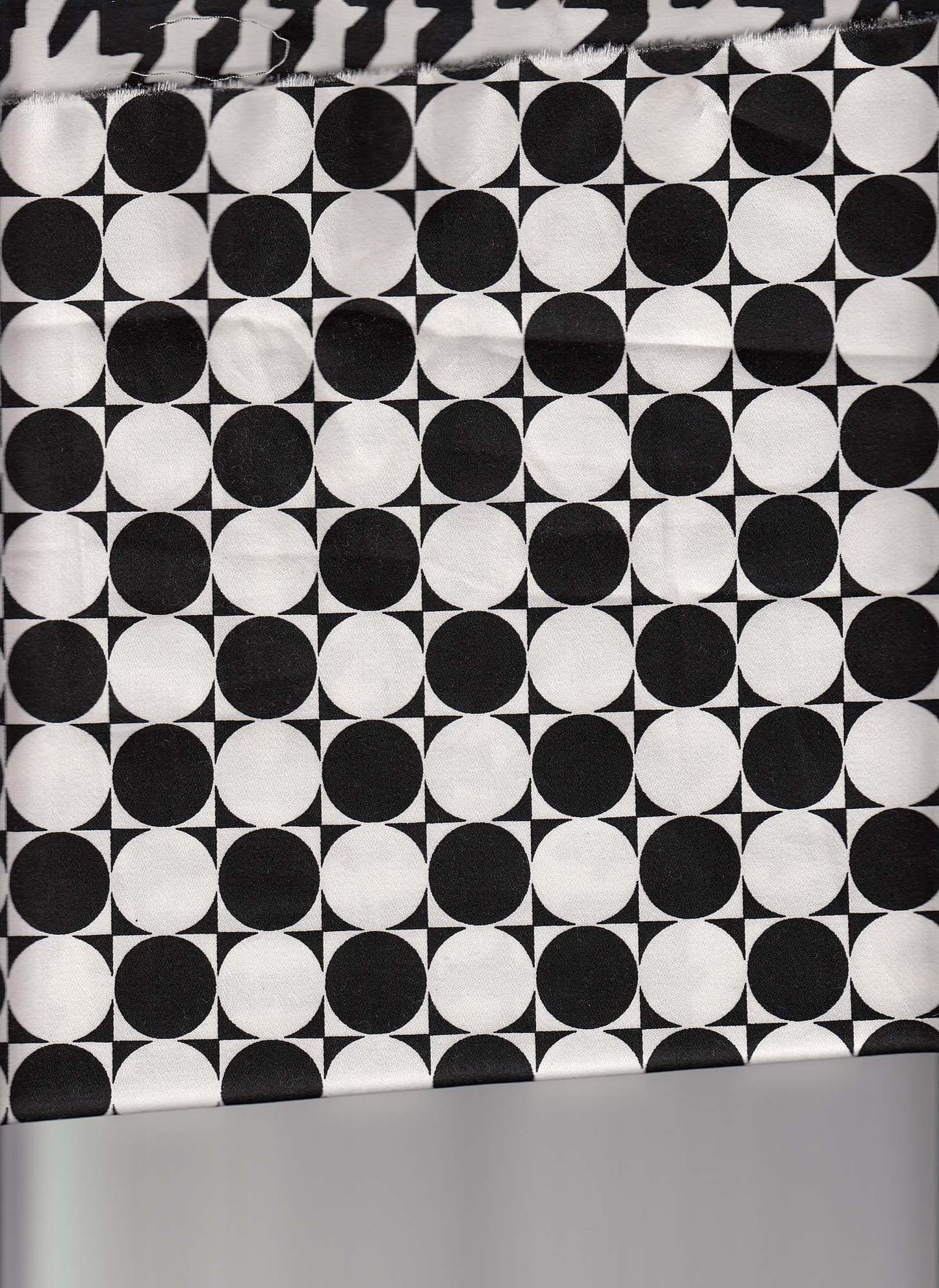 15120 BLACK/WHITE BLACK POPLIN PRINTS WOVEN